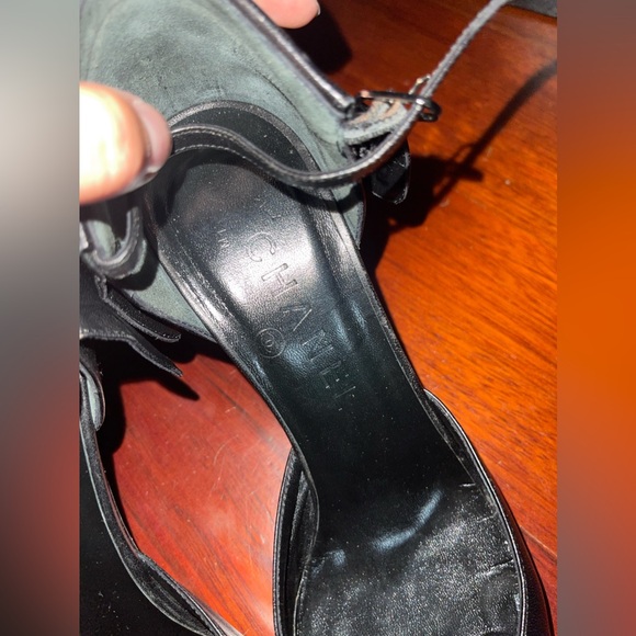 Chanel Vintage CC Black Leather Pumps - Picture 10 of 11